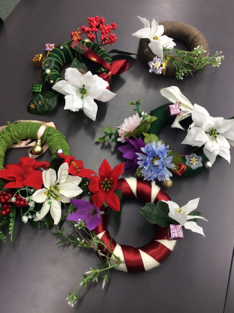 放課後等デイサービス クリスマス イベント リースづくり